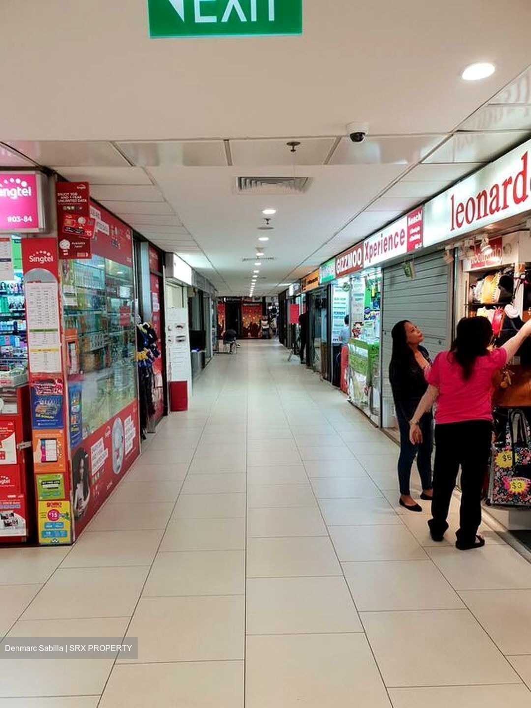 Lucky Plaza (D9), Shop House #500058251